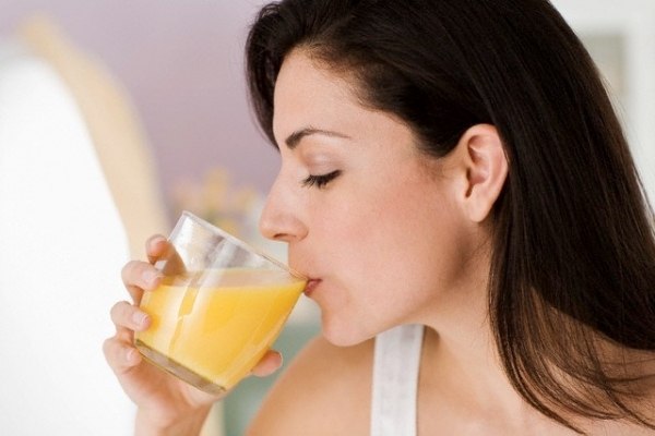 Nước nghệ tươi giúp làm đẹp da