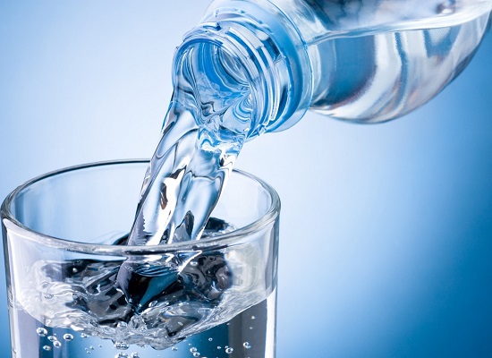 Nước ion kiềm giàu hydro có tác dụng phụ gì với người mới bắt đầu uống?
