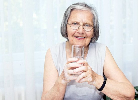 Nước ion kiềm ngăn ngừa bệnh loãng xương