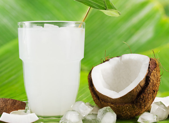 Nước dừa giúp bổ sung lượng natri tự nhiên cho cơ thể